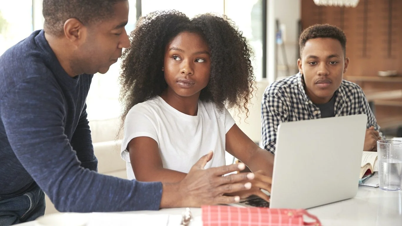 Healthcare professionals and medical staff representing Linart's healthcare recruitment services